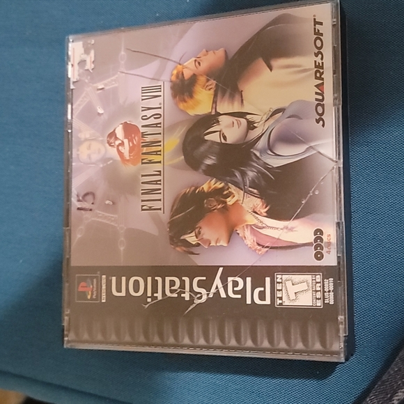 FINAL FANTASY VIII - Picture 1 of 4